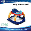 Caminhante de plástico para bebê de 8 rodas com música e muitos brinquedos